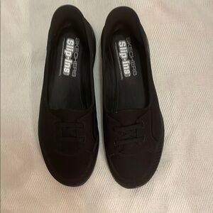 Skechers Black Flats Comfortable Slip-On Loafers. Good condition